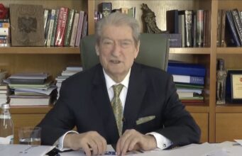 Berisha thirrje për protestë më 8 maj