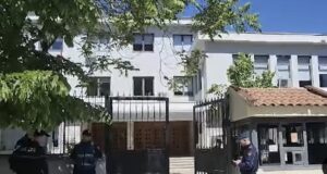 Vr*sja në Memaliaj, gjykata cakton “arrest shtëpie” për dy të ndaluar