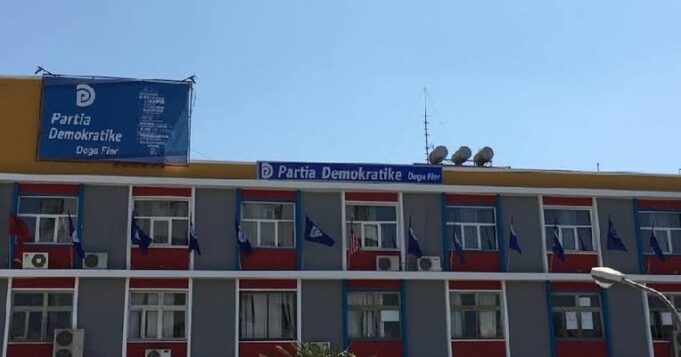 Rrapi Gjika largohet nga strukturat aktive të PD Fier: Procesi mban erë pazari dhe është i turpshëm