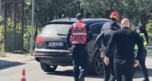 At*ntati në Lezhë/ Vr*ten me breshëri pl*mbash burrë e grua