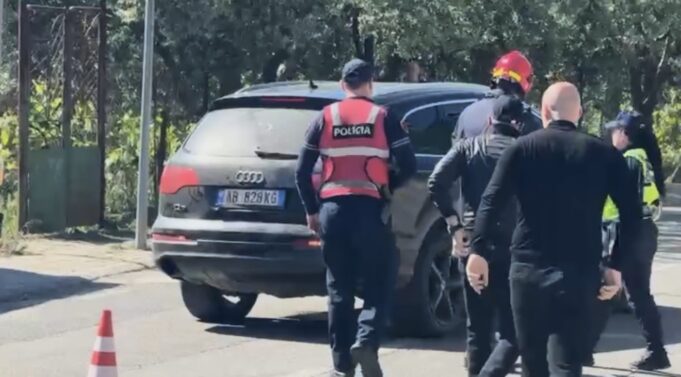 At*ntati në Lezhë/ Vr*ten me breshëri pl*mbash burrë e grua