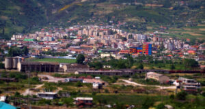 Resmi Shanaj rizgjidhet në krye të PD Mallakastër, pjesëmarrje e ulët në votim