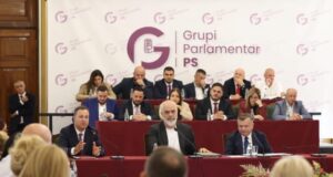 Nis mbledhja e Grupit Parlamentar të PS-së, mbahet me dyer të mbyllura