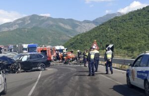 Aksident në aksin Librazhd-Elbasan , disa persona te pl*gosur