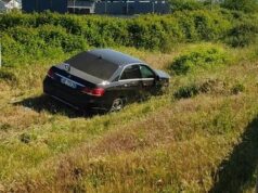 Dy makina përfundojnë në kanal pas parakalimit te gabuar