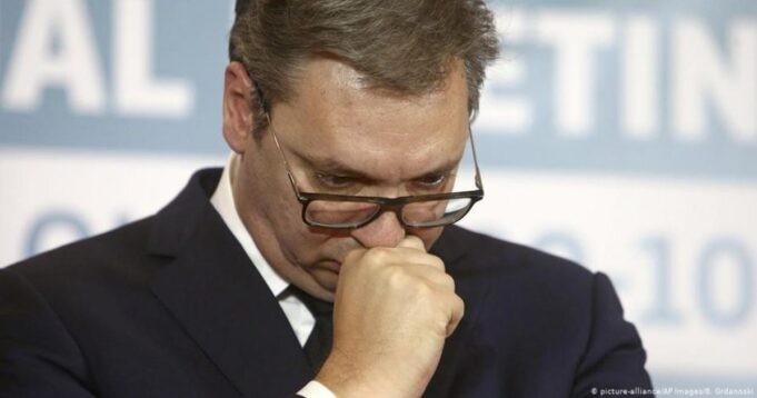 Vuçiç: Më sulmojnë me shpifje për origjinën time, përfshijnë edhe shqiptarët