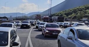 Hyn në fuqi marrëveshja Kosovë-Shqipëri për lëvizjen e lirë, shmangen radhët në kufi