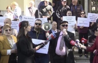 Sindikatat protestë para Kryeministrisë në 1 Maj: Drejtësi dhe paga të denja për punëtorët