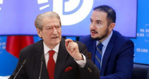 Salianji reagon ndaj akuzave të Berishës: Unë bëj burg, ti Sali bën lek nga Rama