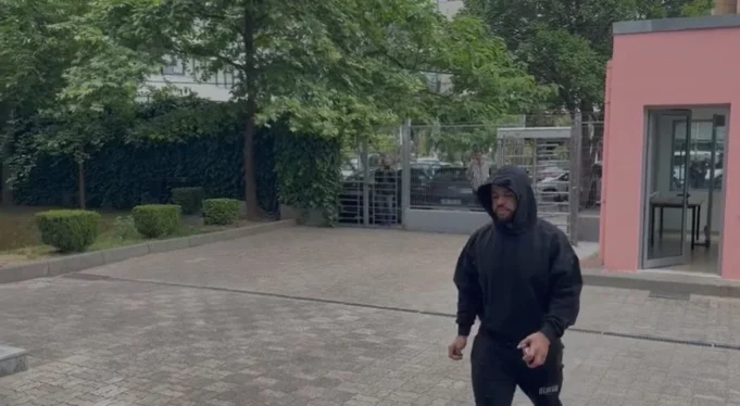 Noizy dhe i ati dëshmojnë në GJKKO për bandën e Laert Haxhiu