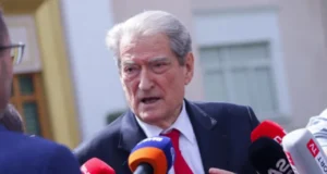Berisha thirrje për protestën e 8 majit: “Farsa elektorale nuk mbyllet kurrë”