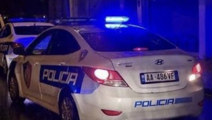 Konflikt me sende të forta dhe mjet prerës në Fier, shpallet në kërkim një 36-vjeçar