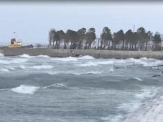 Moti i keq “izolon” mjetet e vogla lundruese në Vlorë, pezullohet lundrimi deri në orën 22:00