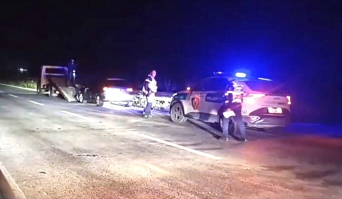 Aksident në autostradën Fier-Lushnje, përplasen dy automjete