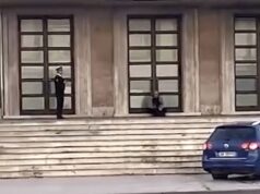 Arrestohet 40-vjeçari pas incidentit në Kryeministri, përplasi makinën te shkallët dhe goditi derën e godinës