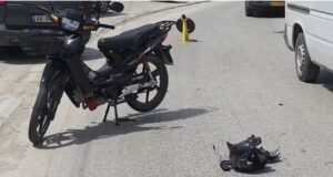 Aksident në unazën jugore të Fierit, përplasen motomjeti dhe një “Peugeot”, plagoset drejtuesi