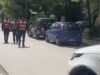Alarm për lëndë shpërthyese , policia rrethon automjetin dhe izolon zonën
