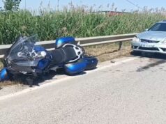 Aksident në Lushnjë-Berat/ Makina përplaset me motorin, plagoset turisti