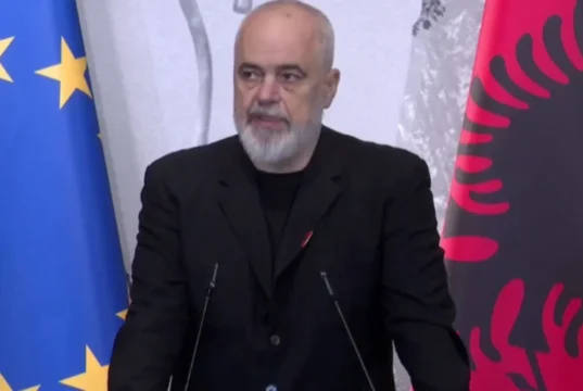 Reagon Rama per ngjarjen ne Zvernec: Përgëzoj Policinë e Shtetit për reagimin ndaj asaj bande muskujsh pa tru