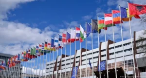 KE: Ekonomia shqiptare pritet të ngadalësohet në 3.3% gjatë 2026-2027