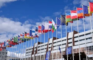 KE: Ekonomia shqiptare pritet të ngadalësohet në 3.3% gjatë 2026-2027