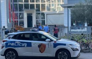 Alarm te Drejtoria e Policisë së Tiranës, zjarr në ambientet e godinës