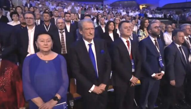 Kuvendi i PD-së miraton ndryshimet në Statut, forcohet përfaqësimi i diasporës dhe grave