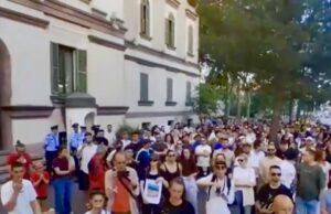 Protestë para Ministrisë së Brendshme për ngjarjet në Zvërnec