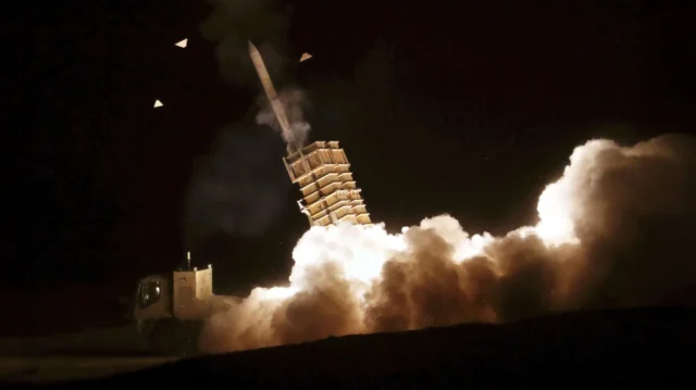 SHBA-të bombardojnë radarët iranianë, Teherani përgjigjet me raketa balistike