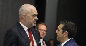 Rama replikon me ish-kryeministrin grek Alexis Tsipras per ngjarjen ne Zvernec
