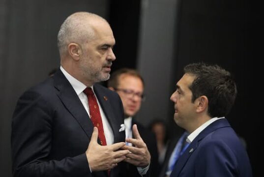 Rama replikon me ish-kryeministrin grek Alexis Tsipras per ngjarjen ne Zvernec