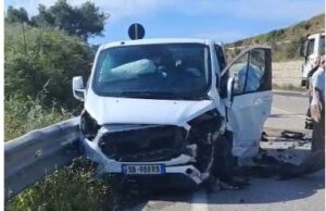 Aksident në Vlorë, përplasen dy automjete.