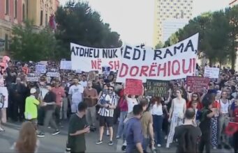 Pesë kërkesa ultimative ndaj Ramës, protestuesit: Janë të panegociueshme