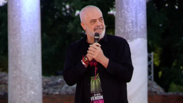 Rama ne FIER : “Te unë e gjetët të ngecte mikrofoni”