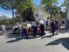 Aksident në Vlorë, përplasen një automjet dhe një motor, plagoset drejtuesi i motorit