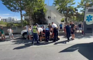Aksident në Vlorë, përplasen një automjet dhe një motor, plagoset drejtuesi i motorit