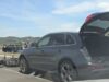 Aksident në aksin Vlorë–Panaja, makina përplaset me motorin pranë rrethrrotullimit