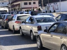 Fluks i lartë në Kapshticë, mbi 21 mijë qytetarë kaluan kufirin në 5 ditë
