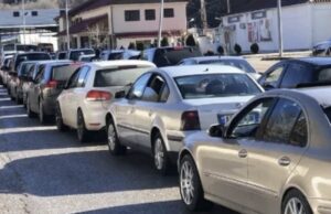 Fluks i lartë në Kapshticë, mbi 21 mijë qytetarë kaluan kufirin në 5 ditë
