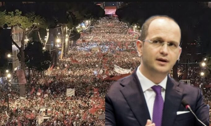 Ish Ministri i PS del hapur në mbështetje të protestës: “Shqipëria nuk meriton të trajtohet si plaçkë”