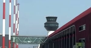 Rifillojnë punimet në Aeroportin e Vlorës pas vendimit të Gjykatës së Lartë, tensione në hyrje të kantierit