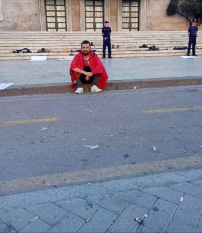 Rama sulmon sërish protestuesit: Janë vetë errësira e një mallkimi të vjetër mbi Shqipërinë