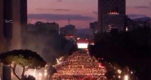 23 ditë protestë/A po lëkundet qeveria nga rruga apo nga politika?