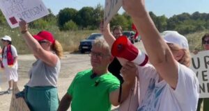 Protestë me 15 pjesëmarres në Triport, kundër TEC-eve lundruese