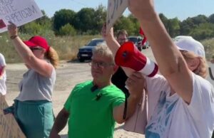 Protestë me 15 pjesëmarres në Triport, kundër TEC-eve lundruese