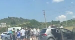 Aksident në rrugën drejt Orikumit, përplasen automjeti dhe motori
