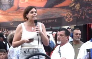 Eurodeputetja italiane, Ilaria Salis i bashkohet protestës