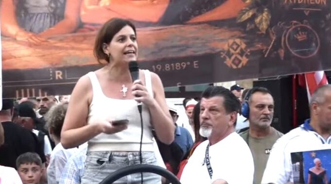 Eurodeputetja italiane, Ilaria Salis i bashkohet protestës