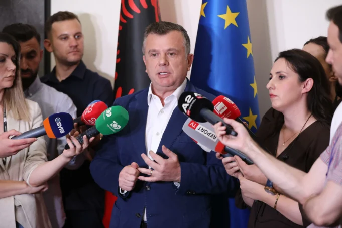 Balla: Deputetja Marjana Koceku të dorëzojë mandatin që e ka marrë nga PS