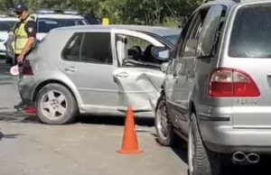 Përplasen dy automjete ne Fier-Levan, plagosen drejtuesit